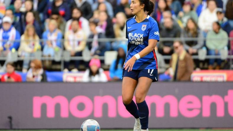 Oct 23, 2022; Seattle, Washington, USA; OL Reign defender Sam Hiatt (17) controls the ball during the first half against the Kansas City Current during the semifinals of the 2022 NWSL Playoffs at Lumen Field. Mandatory Credit: Anne-Marie Sorvin-USA TODAY Sports