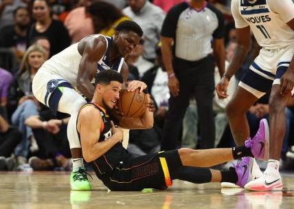 Suns roll past Timberwolves for fifth straight win