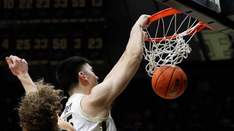 Purdue Boilermakers Zach Edey (15) dunks the ball during the NCAA men   s basketball exhibition game against the Truman State Bulldogs, Wednesday, Nov. 2, 2022, at Mackey Arena in West Lafayette, Ind.

Purduetrumanstatembb110222 Am27789