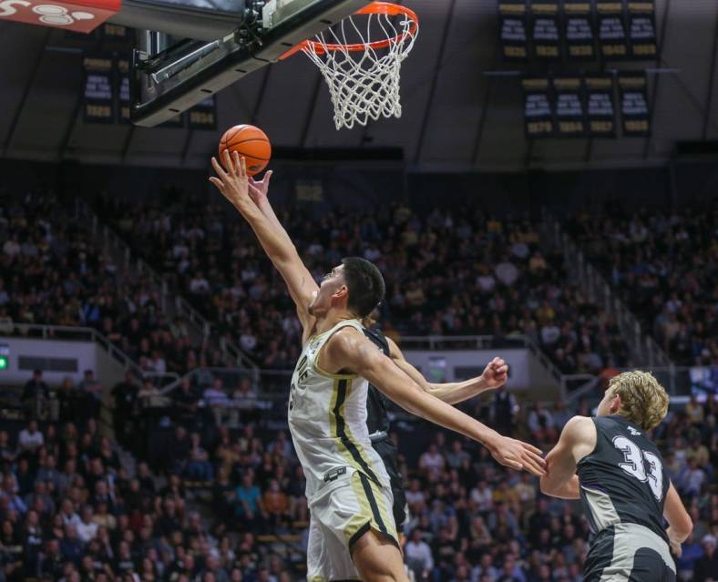 Purdue Boilermakers Zach Edey (15) blocks a shot during the NCAA men   s basketball exhibition game against the Truman State Bulldogs, Wednesday, Nov. 2, 2022, at Mackey Arena in West Lafayette, Ind.

Nf2 7690 2
