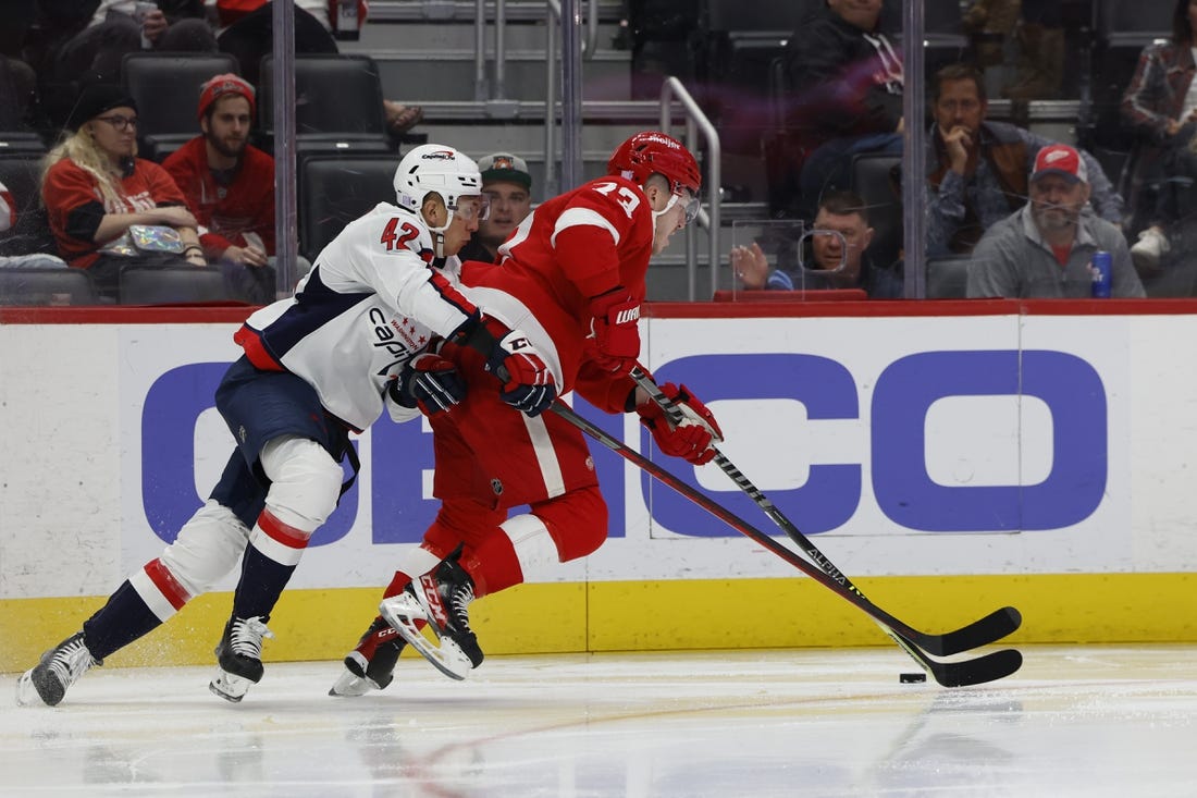 Alex Ovechkin ties goals record as Capitals fall to Red Wings