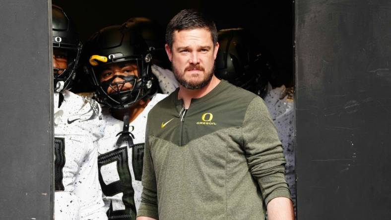 Nov 5, 2022; Boulder, Colorado, USA; Oregon Ducks head coach Dan Lanning before the game against the Colorado Buffaloes at Folsom Field. Mandatory Credit: Ron Chenoy-USA TODAY Sports  head coach Dan Lanning