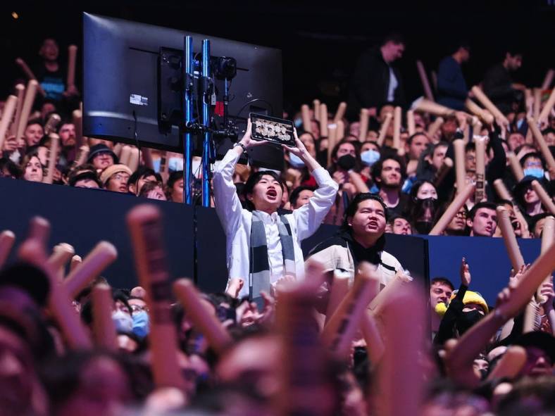 Nov 5, 2022; San Francisco, California, USA; Fans react during the League of Legends World Championships between T1 and DRX at Chase Center. Mandatory Credit: Kelley L Cox-USA TODAY Sports