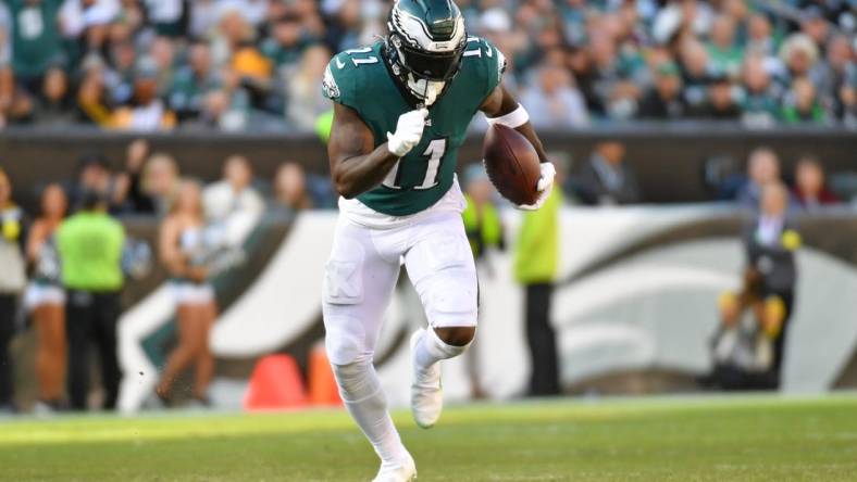 Oct 30, 2022; Philadelphia, Pennsylvania, USA; Philadelphia Eagles wide receiver A.J. Brown (11) runs with football after making a catch against the Pittsburgh Steelers at Lincoln Financial Field. Mandatory Credit: Eric Hartline-USA TODAY Sports