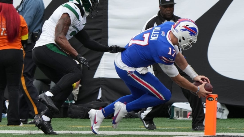 Jordan Whitehead of the Jets can't catch up to Buffalo Bills quarterback, Josh Allen as Allen scores his team's second TD of the first half as the New York Jets host the Buffalo Bills in an AFC East game played at MetLife Stadium in East Rutherford, NJ on November 6 2022.

As The New York Jets Host The Buffalo Bills In An Afc East Game Played At Metlife Stadium In East Rutherford Nj On November 6 2022

Syndication The Record