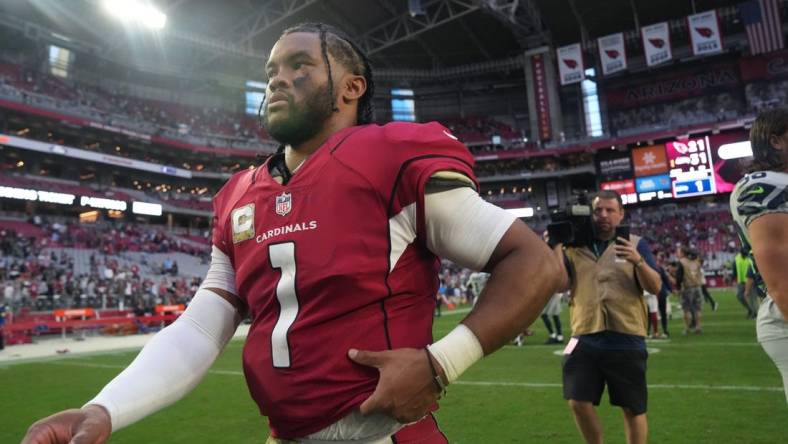 Nov 6, 2022; Phoenix, AZ, United States; Arizona Cardinals quarterback Kyler Murray (1) walks off the field after their 31-21 loss against the Seattle Seahawks at State Farm Stadium. Mandatory Credit: Joe Rondone-Arizona Republic

Nfl Cardinals Vs Seahawks Seattle Seahawks At Arizona Cardinals