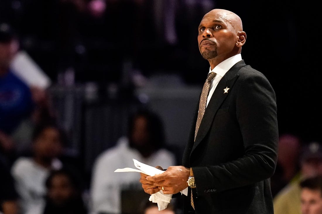 Vanderbilt head coach Jerry Stackhouse watches his team face Memphis during the first half at Memorial Gym in Nashville, Tenn., Monday, Nov. 7, 2022.

Vandymemphismbb 110722 An 011