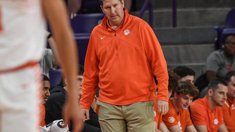 Nov 7, 2022; Clemson, SC, USA; Clemson head coach Brad Brownell during the first half at Littlejohn Coliseum Monday, November 7, 2022. Mandatory Credit: Ken Ruinard-USA TODAY Sports