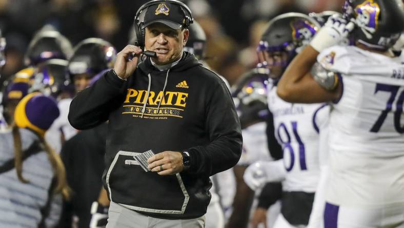 Nov 11, 2022; Cincinnati, Ohio, USA; East Carolina Pirates head coach Mike Houston during the second half against the Cincinnati Bearcats at Nippert Stadium. Mandatory Credit: Katie Stratman-USA TODAY Sports