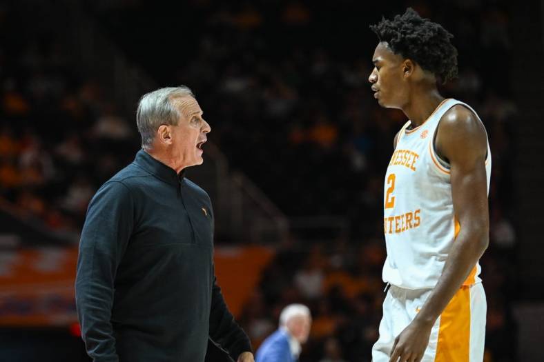 Nov 16, 2022; Knoxville, Tennessee, USA; Tennessee Volunteers head coach Rick Barnes talks to forward Julian Phillips (2) during the first half against the Florida Gulf Coast Eagles at Thompson-Boling Arena. Mandatory Credit: Bryan Lynn-USA TODAY Sports