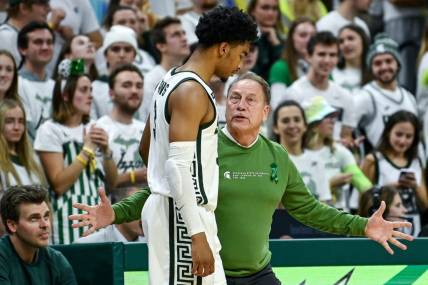 Michigan State's head coach Tom Izzo, right, talks with Jaden Akins during the second half in the game against Villanova on Friday, Nov. 18, 2022, at the Breslin Center in East Lansing.

221118 Msu Villianova 159a