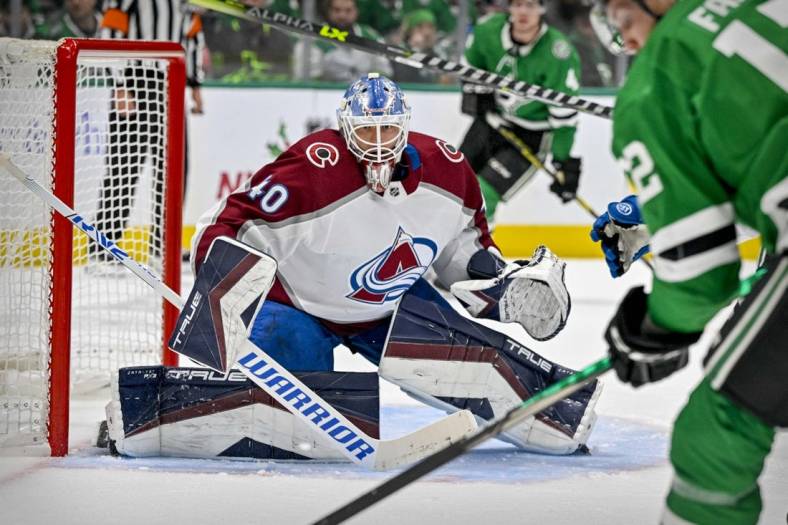 Nov 21, 2022; Dallas, Texas, USA; Colorado Avalanche goaltender Alexandar Georgiev (40) defends against the Dallas Stars attack during the second period at the American Airlines Center. Mandatory Credit: Jerome Miron-USA TODAY Sports