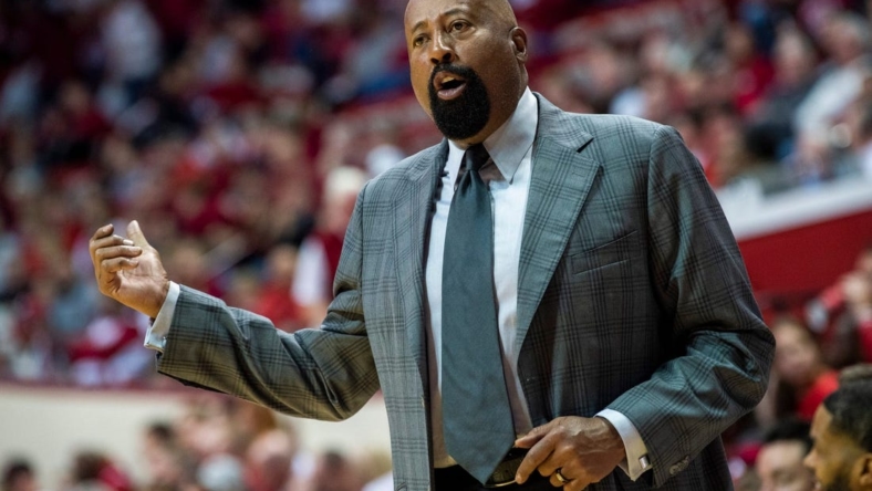 Indiana Head Coach Mike Woodson talks with a referee during the second half of the Indiana versus Little Rock men's basketball game at Simon Skjodt Assembly Hall on Wednesday, Nov. 23, 2022.

Iu Lb Bb 2h Woodson 3