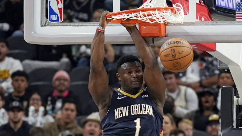 Nov 23, 2022; San Antonio, Texas, USA; New Orleans Pelicans forward Zion Williamson (1) dunks during the second half against the San Antonio Spurs at AT&T Center. Mandatory Credit: Scott Wachter-USA TODAY Sports