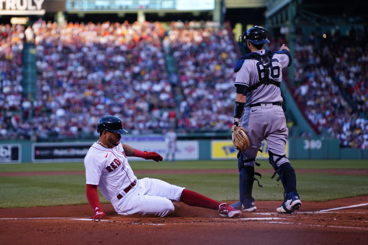 New York Yankees Targeting Boston Red Sox Star In MLB Free Agency