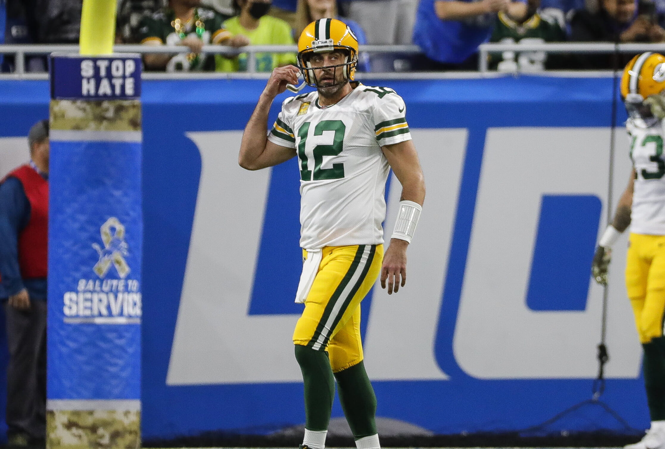 Winners, losers from NFL Week 9: Aaron Rodgers is the problem, Joe Mixon erupts