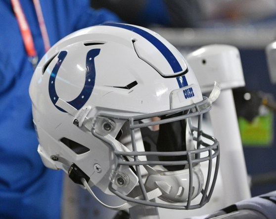 If your gonna make a black helmet. Do it the right way like this : r/Colts