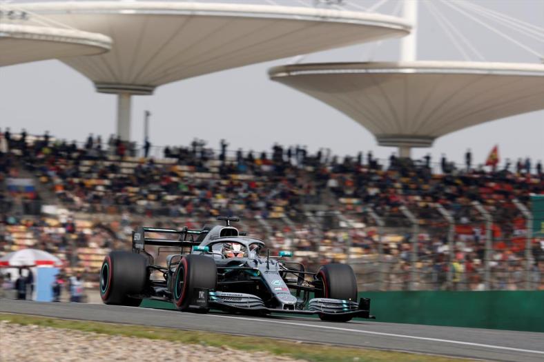 Formula One F1 - Chinese Grand Prix - Shanghai International Circuit, Shanghai, China - April 13, 2019 Mercedes' Lewis Hamilton in action during qualifying REUTERS/Aly Song