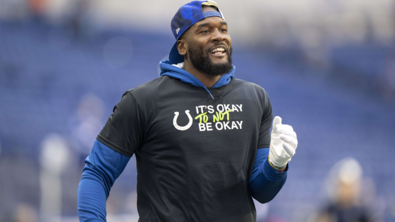 Colts: Shaquille Leonard's 4-word message to haters will fire up  Indianapolis fans