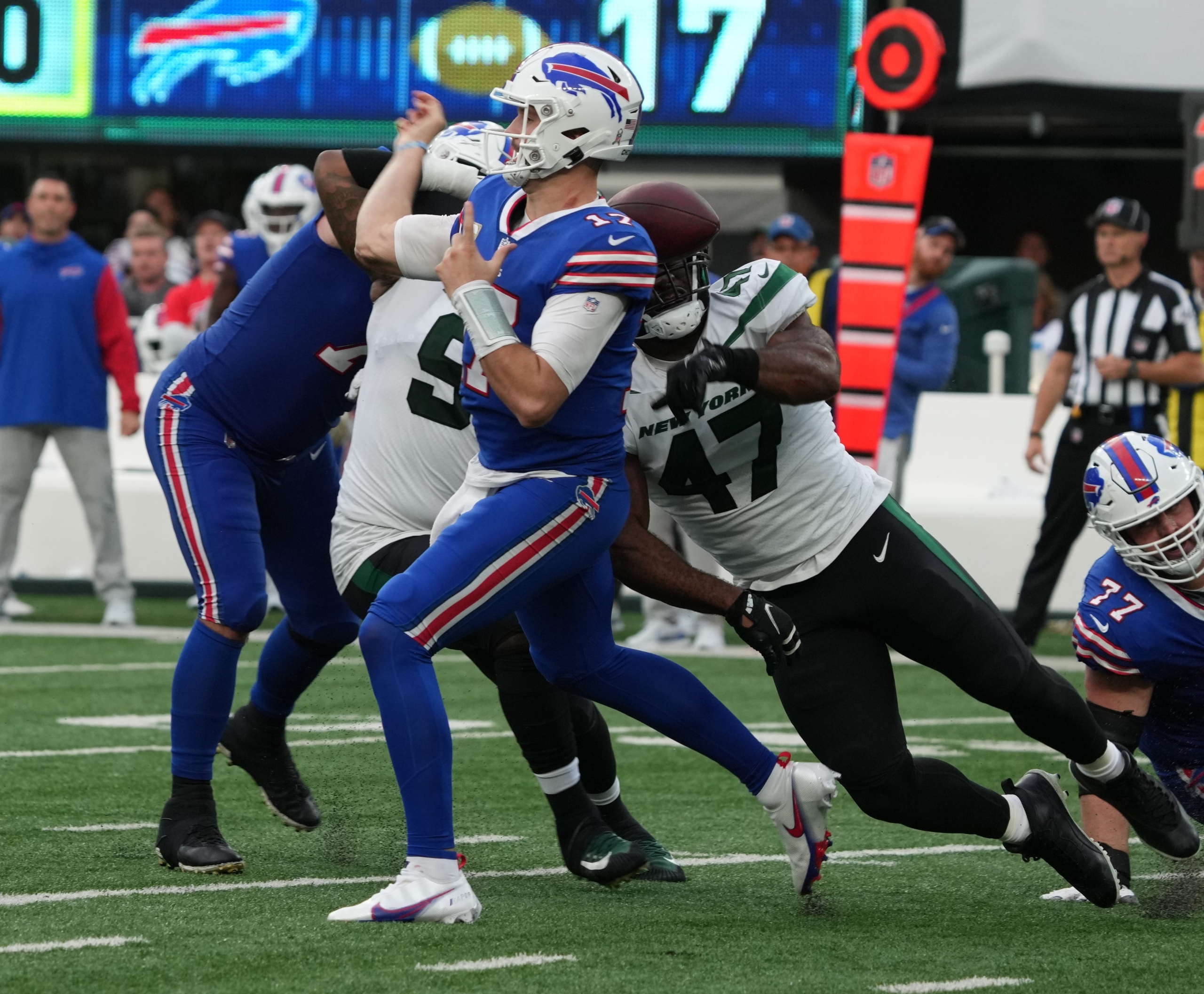 Buffalo Bills QB Josh Allen dealing with elbow injury, status for Week 10 up in the air