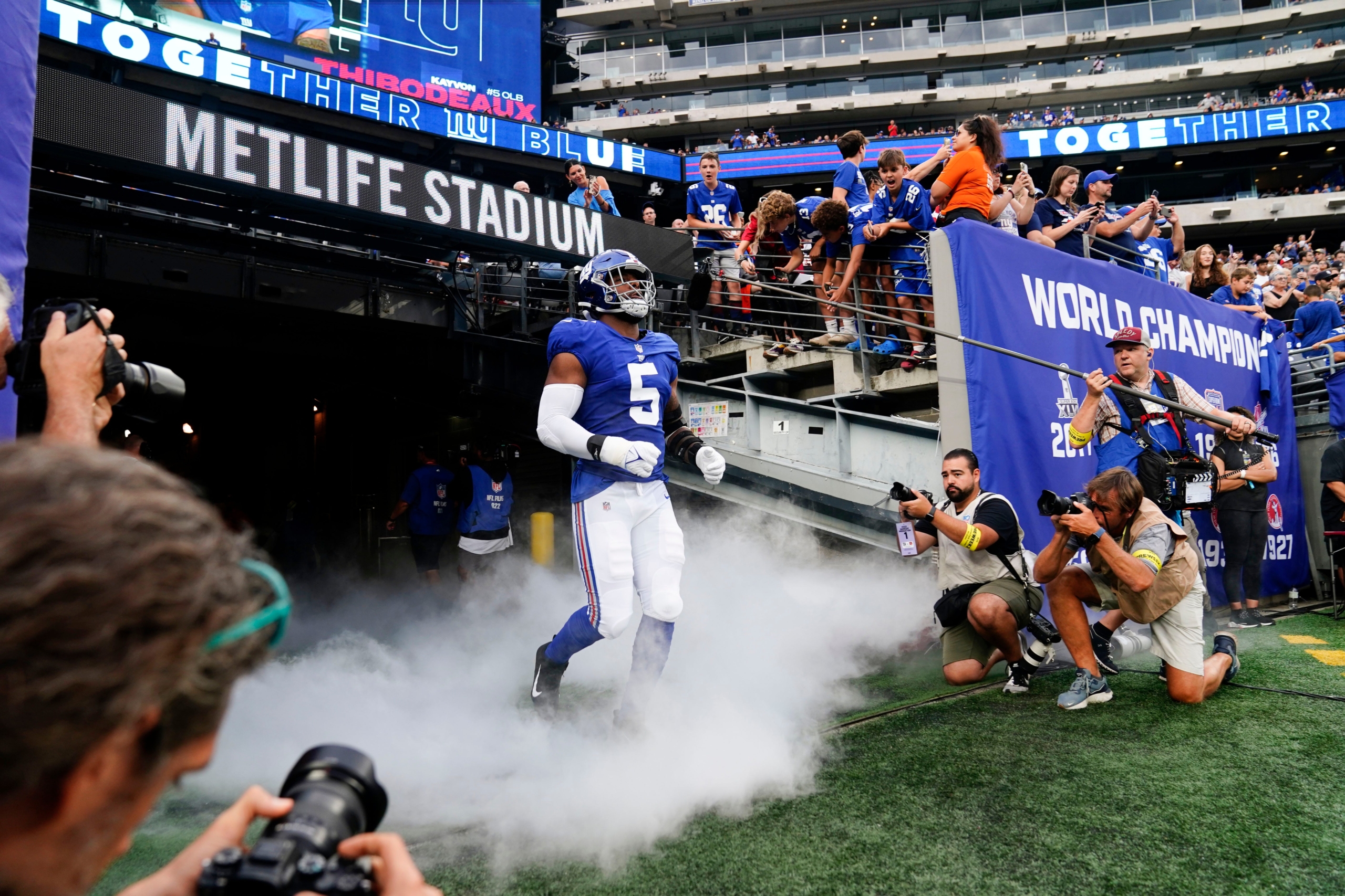 New York Giants Breakout Candidates in 2023 Include Eric Gray, Azeez Ojulari,  and Isaiah Hodgins