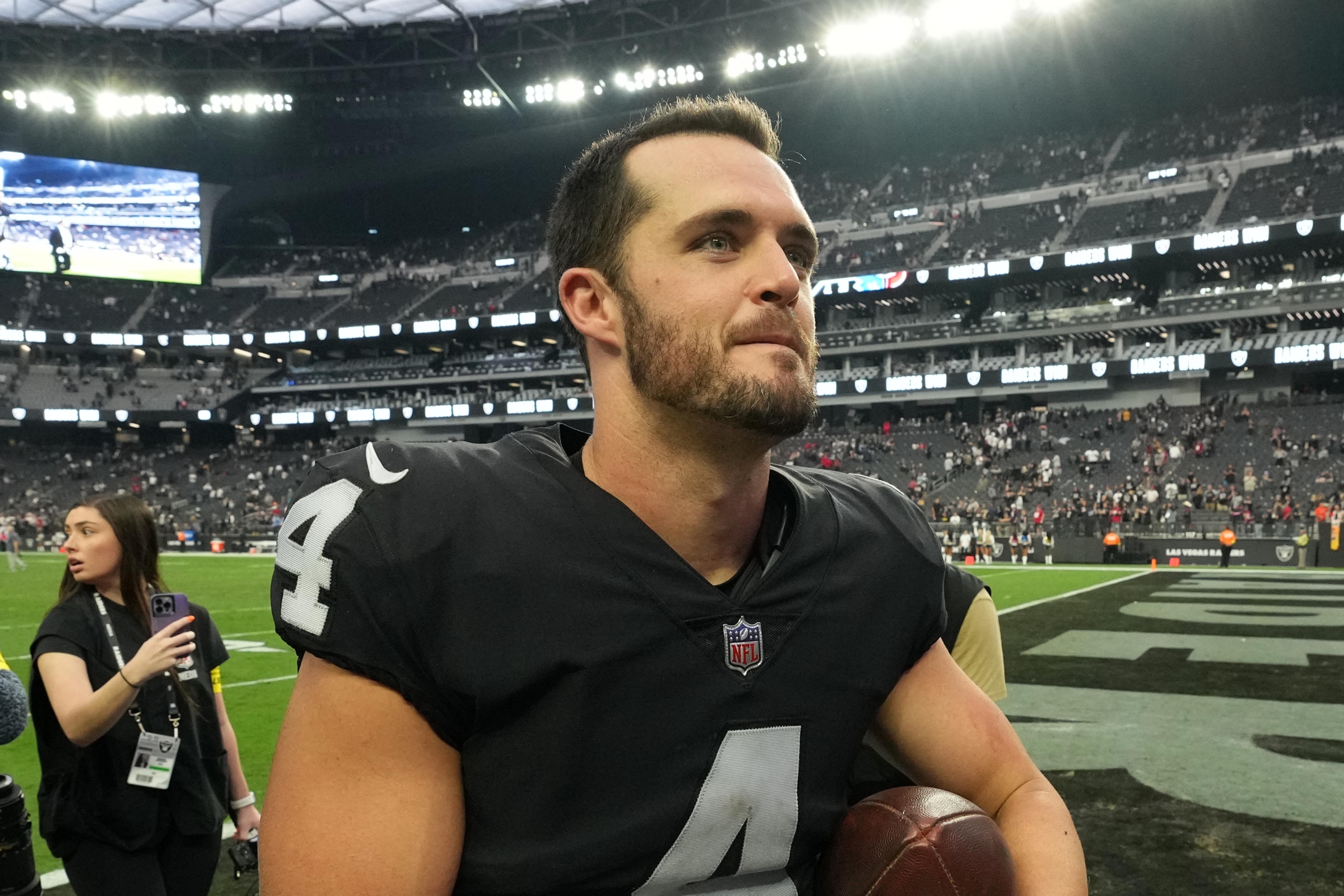 Derek Carr steps away from Las Vegas Raiders after surprise benching, Las  Vegas Raiders