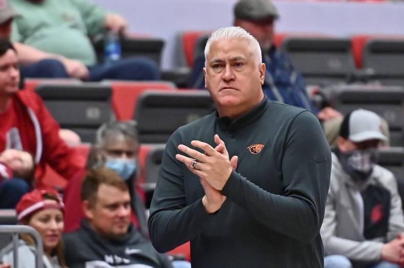 Mar 3, 2022; Pullman, Washington, USA; Oregon State Beavers head coach Wayne Tinkle looks on against the Washington State Cougars in the first half at Friel Court at Beasley Coliseum. Mandatory Credit: James Snook-USA TODAY Sports