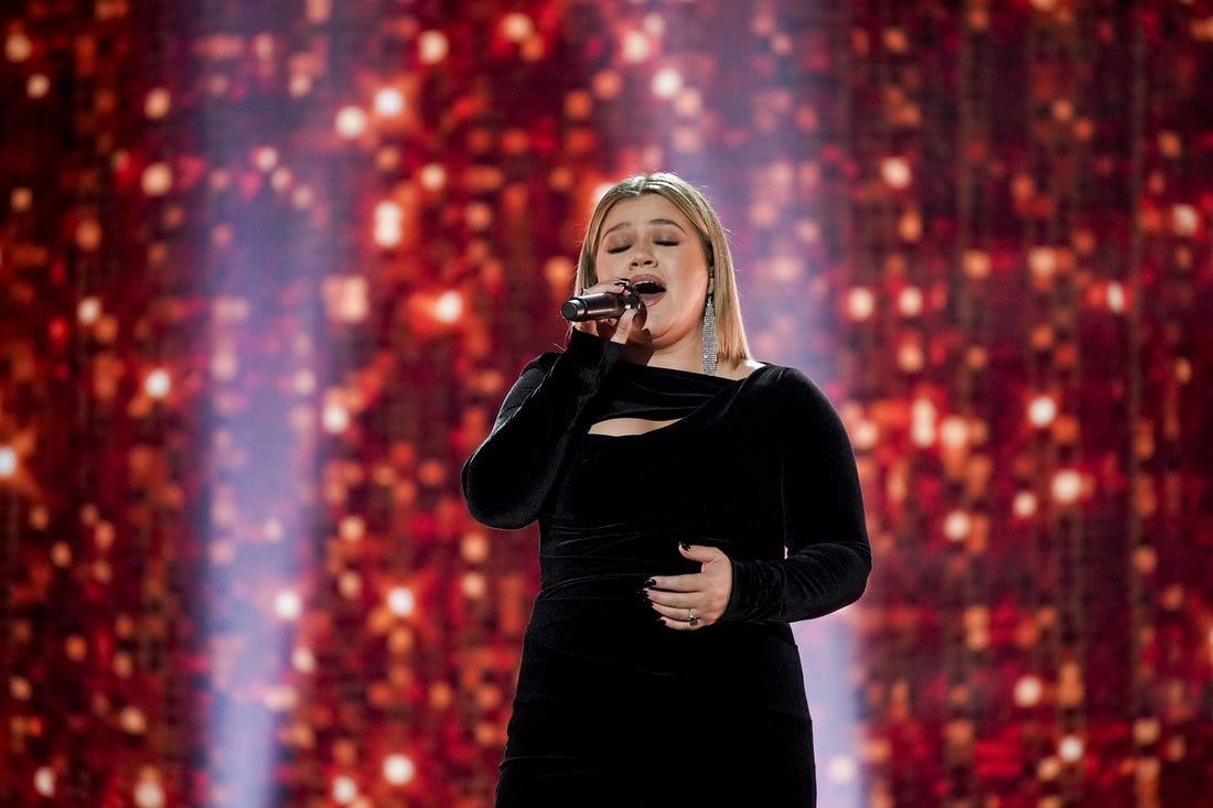 March 7, 2022; Las Vegas, NV, USA; Kelly Clarkson performs during the 57th Academy of Country Music Awards at Allegiant Stadium in Las Vegas, Nev., Monday, March 7, 2022. Mandatory Credit: Andrew Nelles-USA TODAY NETWORK