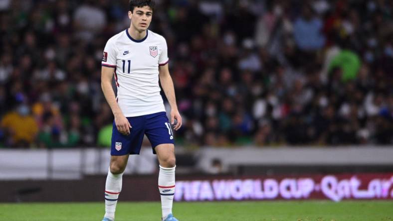 Mar 24, 2022; Mexico City, MEX; United States forward Gio Reyna (11) looks on during the second half against Mexico during a FIFA World Cup Qualifier soccer match at Estadio Azteca. Mandatory Credit: Orlando Ramirez-USA TODAY Sports