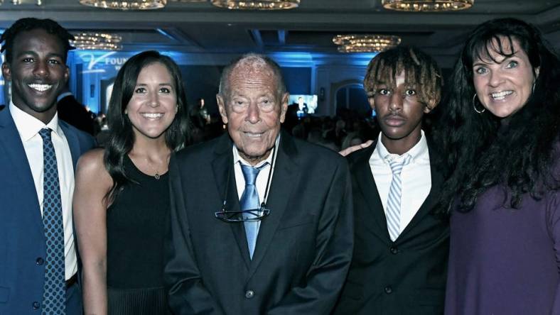 Nick Bollettieri with family from left, son Giovanni Bollettieri, daughter Alex Bollettieri, son Giacomo Bollettieri, and his wife Cindi Bollettieri. The mission of the annual Dick Vitale Gala's is to raise money for pediatric cancer research through the V Foundation for Cancer Research to help men, women and children diagnosed with cancer. This year the 2022, 17th Annual Dick Vitale Gala raises a record $11.1 million. For more information and how to donate visit v.org.

Sar Dick Vitale Gala 48