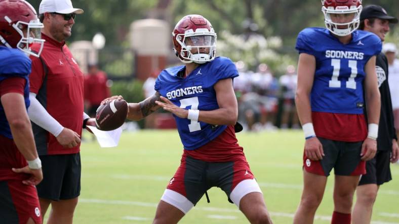 Quarterback Nick Evers (7) goes through Drills as the University of Oklahoma Sooners (OU ) hold fall football camp outside Gaylord Family/Oklahoma Memorial Stadium on  Aug. 8, 2022 in Norman, Okla.  [Steve Sisney/For The Oklahoman]

Ou Fall Camp