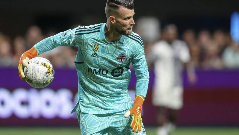 Sep 10, 2022; Atlanta, Georgia, USA; Toronto FC goalkeeper Quentin Westberg (16) puts the ball in play against Atlanta United in the second half at Mercedes-Benz Stadium. Mandatory Credit: Brett Davis-USA TODAY Sports