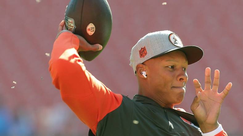 Cleveland Browns quarterback Josh Dobbs throws a warmup pass before the game against the Los Angeles Chargers on Sunday, Oct. 9, 2022 in Cleveland, Ohio, at FirstEnergy Stadium.

Akr 10 9 Browns Chargers122