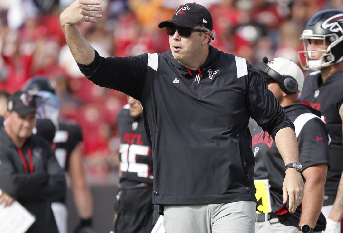 Oct 9, 2022; Tampa, Florida, USA; Atlanta Falcons head coach Arthur Smith against the Tampa Bay Buccaneers during the second half at Raymond James Stadium. Mandatory Credit: Kim Klement-USA TODAY Sports