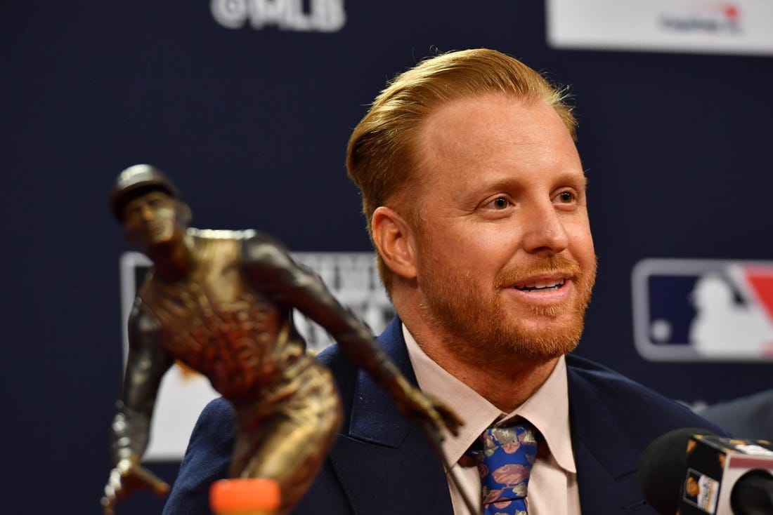 Justin Turner signing with Red Sox on $22 million contract