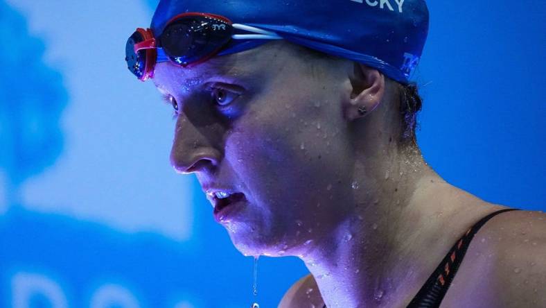 Nov 4, 2022; Indianapolis, IN, USA; United States Katie Ledecky walks off the poo deck after competing in the 200 meter freestyle swim during the FINA Swimming World Cup finals on Friday, Nov 4, 2022; Indianapolis, IN, USA;  at Indiana University Natatorium. Mandatory Credit: Grace Hollars-USA TODAY Sports