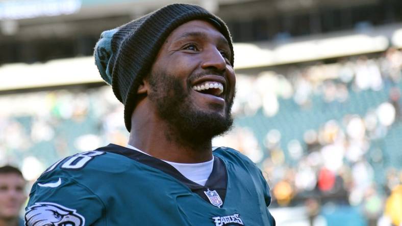 Oct 30, 2022; Philadelphia, Pennsylvania, USA; Philadelphia Eagles defensive end Robert Quinn (98) walks off the field after win against the Pittsburgh Steelers Financial Field. Mandatory Credit: Eric Hartline-USA TODAY Sports