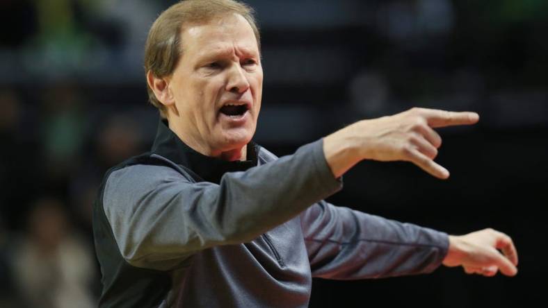 Oregon coach Dana Altman objects to a call during the first half of the Ducks game against Montana State at Matthew Knight Arena.

Basketball Eug Uombb Vs Montana State Montana State At Oregon