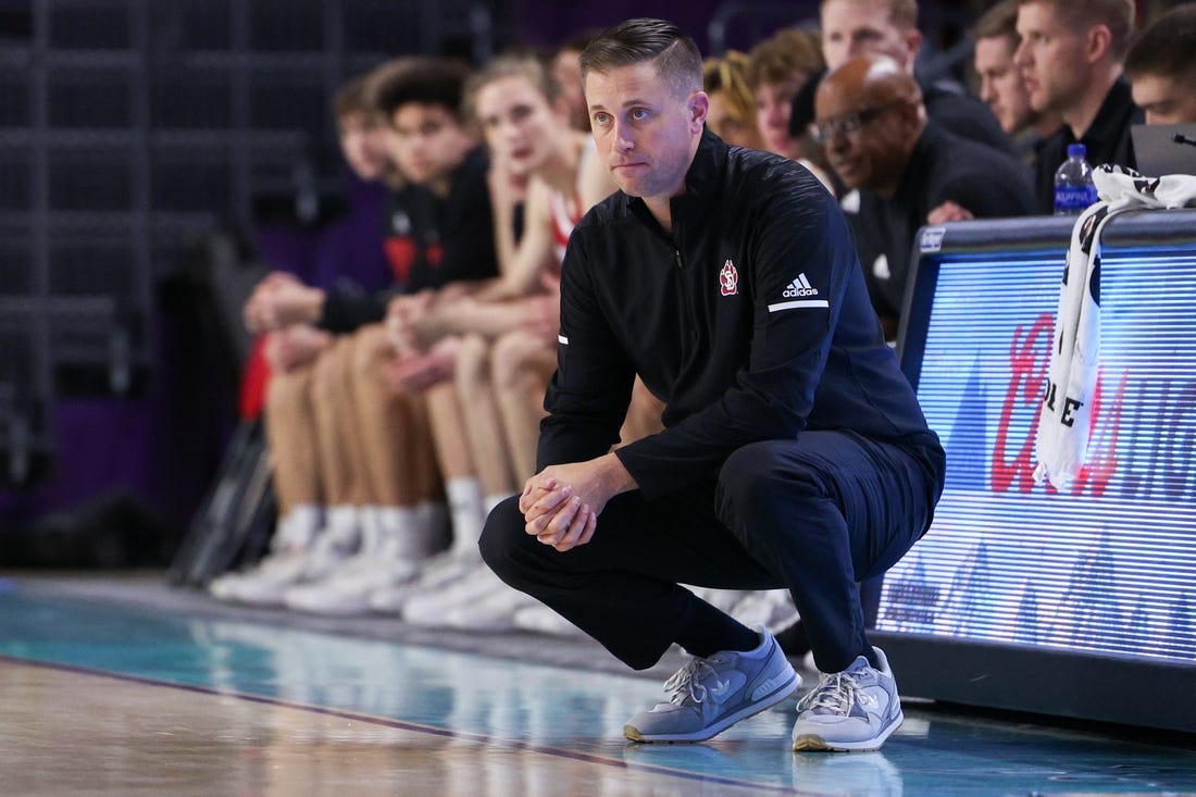 Nov 22, 2022; Fort Myers, Florida, USA;  South Dakota Coyotes head coach Eric Peterson looks on in the second half against Long Island University during the Fort Myers Tip-Off at Suncoast Credit Union Arena. Mandatory Credit: Nathan Ray Seebeck-USA TODAY Sports