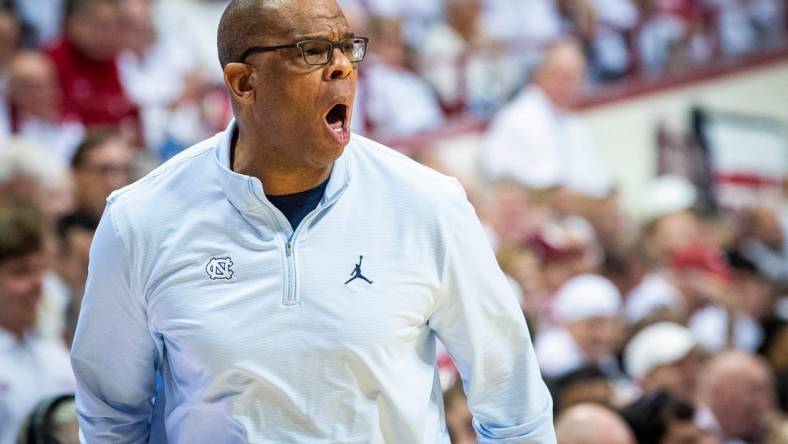 North Carolina Head Coach Hubert Davis instructs his team during the Indiana versus North Carolina men's basketball game at Simon Skjodt Assembly Hall on Wednesday, Nov. 30, 2022.

Iu Nc 1h Hubert Davis