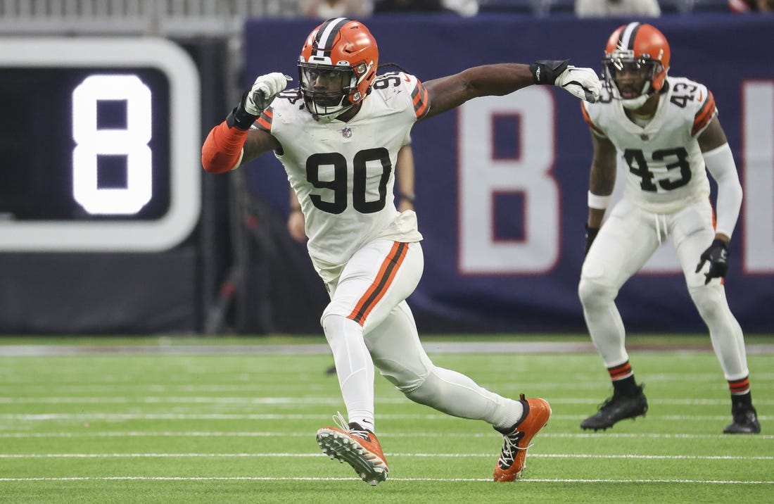 Dec 4, 2022; Houston, Texas, USA; possible Green Bay Packers target and former Cleveland Browns defensive end Jadeveon Clowney (90) in action during the game against the Houston Texans at NRG Stadium. Mandatory Credit: Troy Taormina-USA TODAY Sports