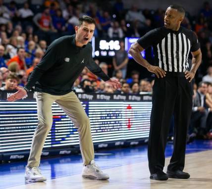 Florida Gators head coach Todd Golden goes off on an official after a call in the first half. The University of Florida men  s basketball team hosted the University of Connecticut at Exactech Arena at the Stephen C. O  Connell Center in Gainesville, FL on Wednesday, December 7, 2022. [Doug Engle/Gainesville Sun]

Gai Ufbasketballuconn