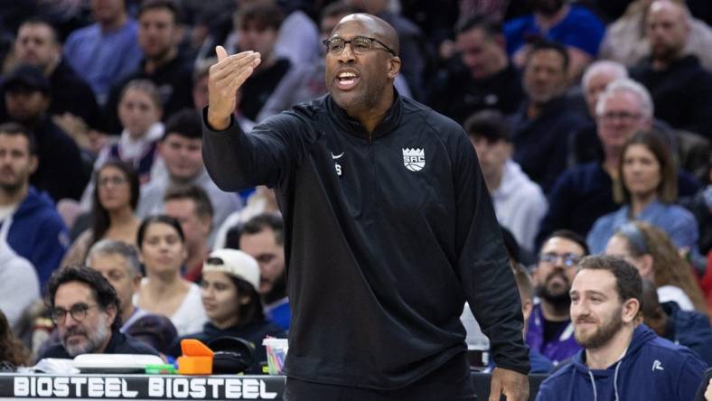 Dec 13, 2022; Philadelphia, Pennsylvania, USA; Sacramento Kings head coach Mike Brown reacts during the third quarter against the Philadelphia 76ers at Wells Fargo Center. Mandatory Credit: Bill Streicher-USA TODAY Sports