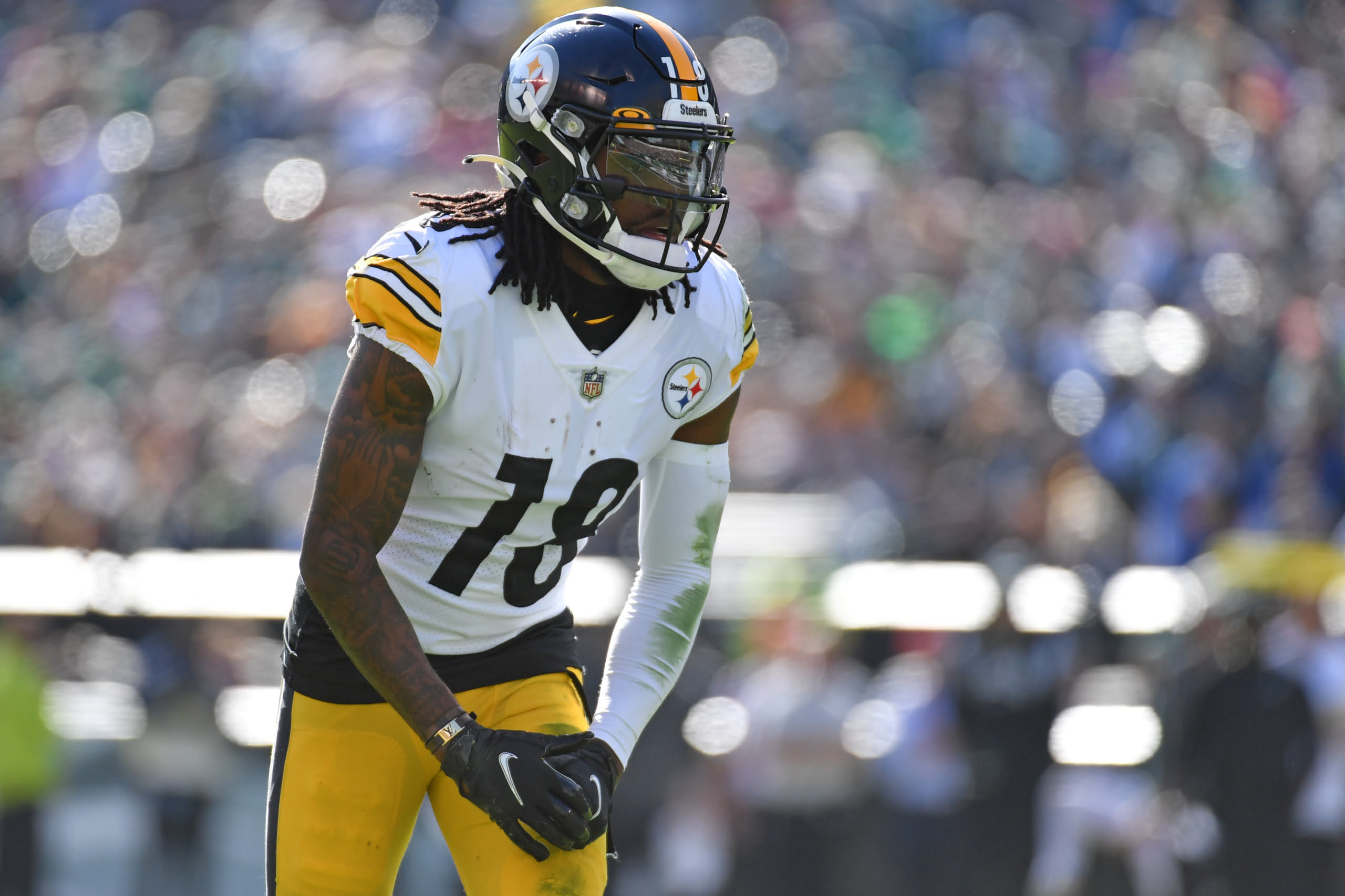 Diontae Johnson of the Pittsburgh Steelers lines up during the third