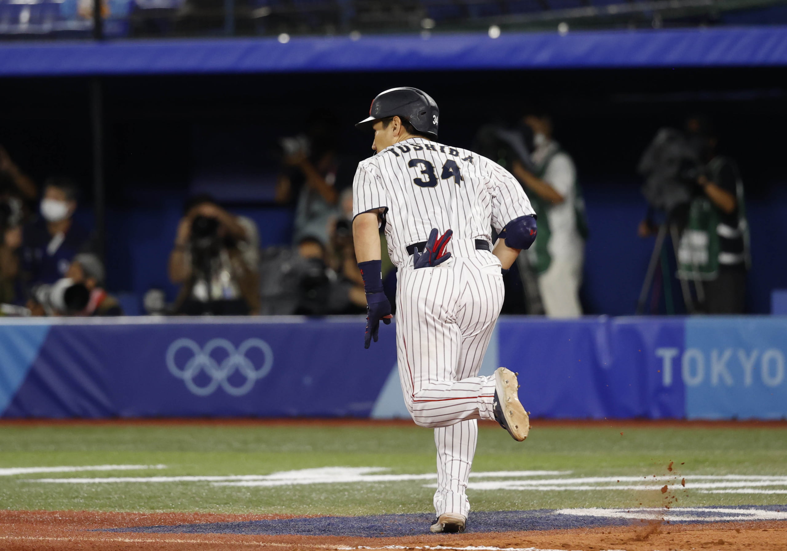 Yankees' Marwin González replaces Red Sox LF in Japan in logical