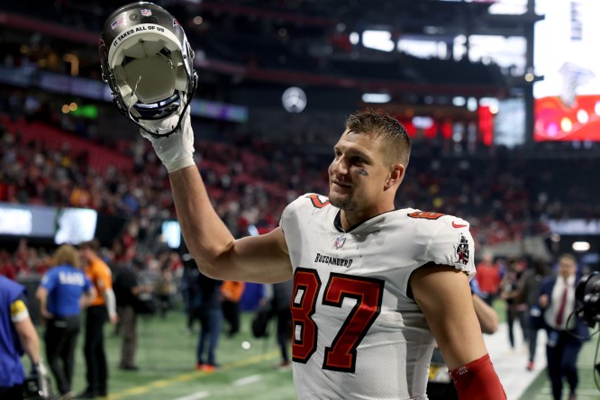 Ex-Patriots TE Rob Gronkowski: 'Two teams reached out' about NFL return  after tweet 