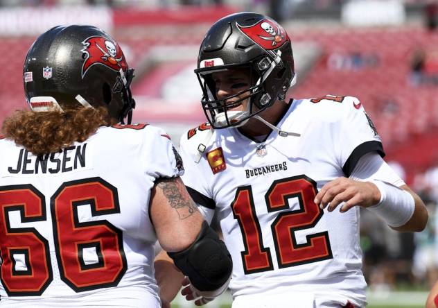 Buccaneers to place former Pro Bowl center Ryan Jensen on season