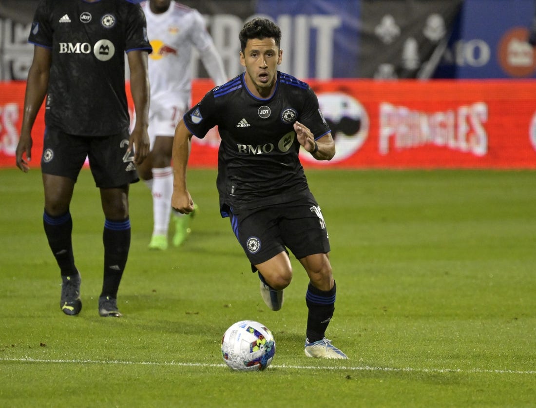 Aug 31, 2022; Montreal, Quebec, CAN; CF Montreal midfielder Joaquin Torres (10) plays the ball during the first half against the New York Red Bulls at Stade Saputo. Mandatory Credit: Eric Bolte-USA TODAY Sports