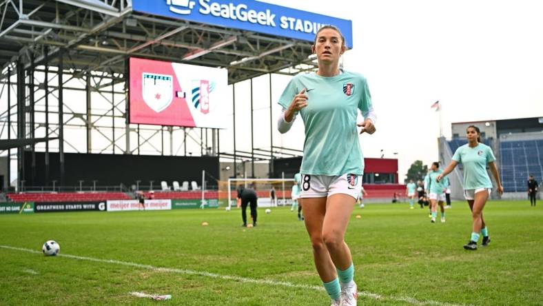 Sep 14, 2022; Bridgeview, Illinois, USA; Kansas City Current midfielder Addie McCain (28) during warmups before the game against the Chicago Red Stars at SeatGeek Stadium. Mandatory Credit: Daniel Bartel-USA TODAY Sports