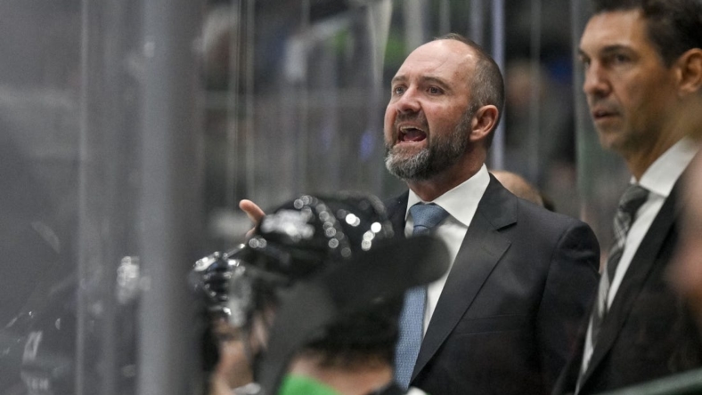 Sep 26, 2022; Dallas, Texas, USA; Dallas Stars head coach Peter DeBoer yells to his team during the third period of the game between the Dallas Stars and the St. Louis Blues at the American Airlines Center. Mandatory Credit: Jerome Miron-USA TODAY Sports